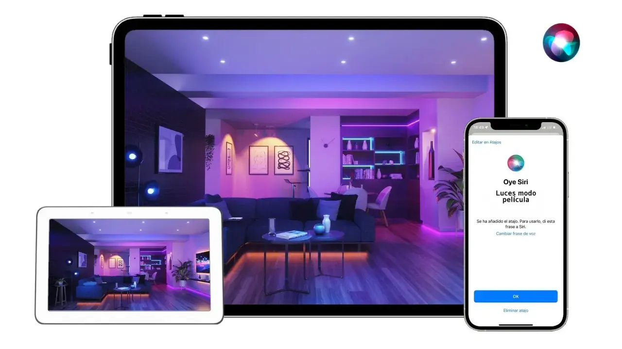 Una casa inteligente con luces de ambiente moradas y azules, controlada por Siri. El atajo "Luces modo película" se ha añadido.